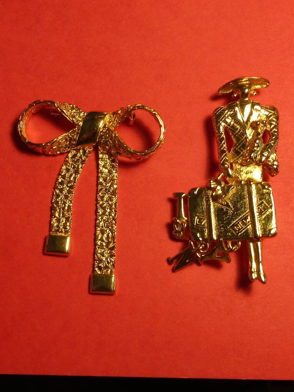 Lot 2 Vintage Gold-Tone Pin TRAVELLING LADY HOLDING POODLE AJC to NY & LA + BOW